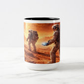 Astronauts Explore Orange Planet ツートーンマグカップ (中央)