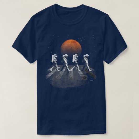 Astronauts in Walking in Space Occupy Mars  Tシャツ (デザイン正面)