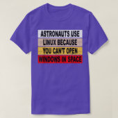 Astronauts Use Linu  Tシャツ (デザイン正面)