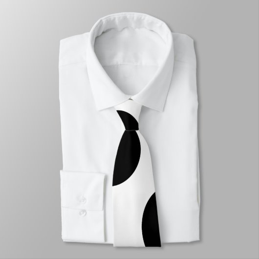 Asymetricの水玉模様、大きい円黒及び白 ネクタイ (タイ)