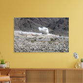 AT-4小型ロケットランチャーからのラウンド キャンバスプリント (インサイチュ (リビング))