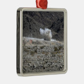 AT-4小型ロケットランチャーからのラウンド メタルオーナメント (右)