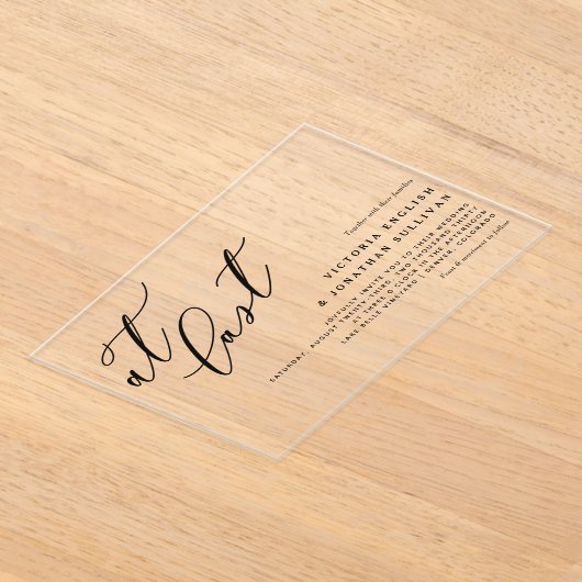 At Last Black Modern Calligraphy Wedding アクリル招待状 (レイダウン)