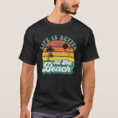 At The Beach Tropical Retro Sunset Palm Trees Tシャツ (正面)