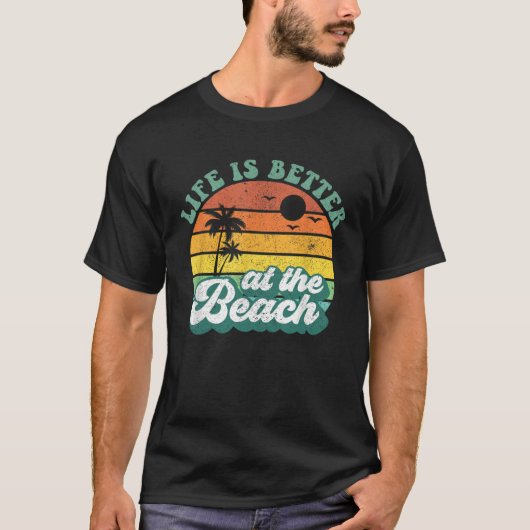 At The Beach Tropical Retro Sunset Palm Trees Tシャツ (正面)