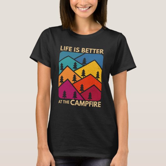 At The Campfire Camper Outdoorlife Camping Tシャツ (正面)
