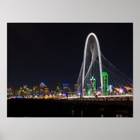 At The Margaret Hunt Hill Bridge ポスター (正面)