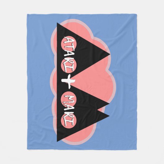 ATARI+MARIロゴ フリースブランケット (正面)