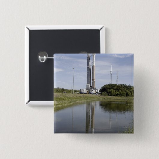 Atlas V/Centaurは打ち上げ会社に到着 缶バッジ (正面&裏面)