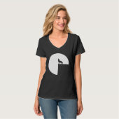 Atmospheric Wolf Howling at the Full Moon  1 Tシャツ (正面フル)