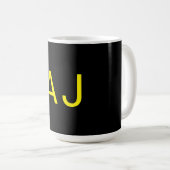 Attractive Monogram Yellow Black Modern Minimalist コーヒーマグカップ (正面右)