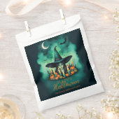 Attractive & Mystical Halloween Witch Conjures フェイバーバッグ (クリップ留めされた状態)