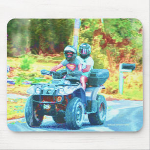 ATV全地形車に乗る子供たち マウスパッド