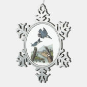 Audubon著ベルトを付けられたカワセミ スノーフレークピューターオーナメント (右)