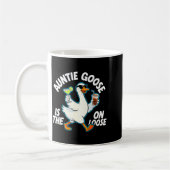Auntie Goose On The Loose Funny Drinking Gift  コーヒーマグカップ (左)