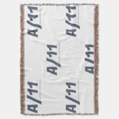 Aura11ラグジュアリーロゴ織り毛布 スローブランケット (正面縦)