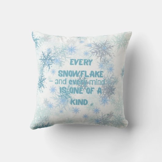 Ausome Winter – One of a Kind Snowflake Giraffe  クッション (裏面)