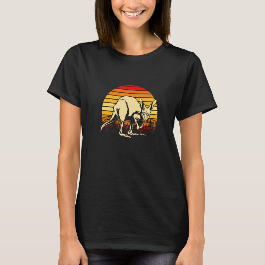 Australia Outback Kangaroo Sunset Rocks   Tシャツ (正面)