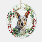 Australian Cattle Dog in Holly Twig Wreath セラミックオーナメント (左)