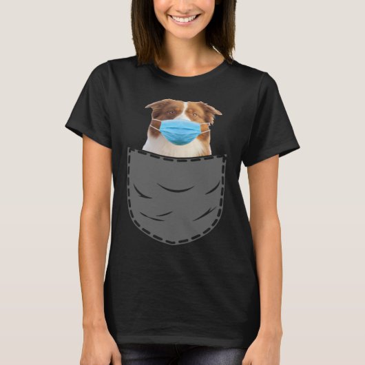 Australian Shepherd with mask in the breast pocket Tシャツ (正面)