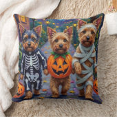 Australian Terrier Trick-or-Treating in Halloween クッション (ブランケット)