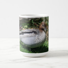 Australian Wood Duck in Tranquil Garden コーヒーマグカップ