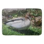 Australian Wood Duck in Tranquil Garden バスマット (正面)