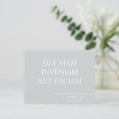 Aut Viam Inveniam Aut Faciamポストカード – グレー ポストカード (スタンド正面)