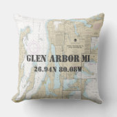 Authentic 航海の Chart Traverse City Michigan クッション (正面)