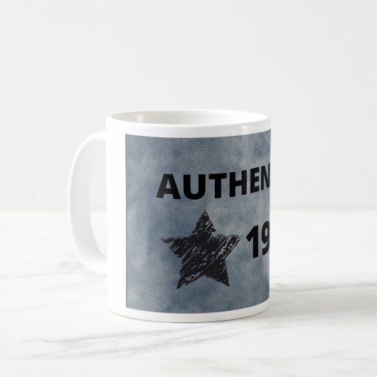 Authentic 1972ヴィンテージスターレトロ誕生日デザイン コーヒーマグカップ (正面左)