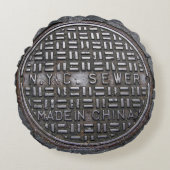 Authentic New York City NYC Sewer Cover ラウンドクッション (正面)