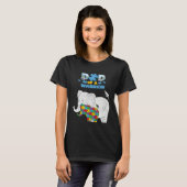 Autism Awareness Dad Of A Warrior Proud Autism Son Tシャツ (正面フル)