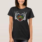 Autism Awareness Love Heart Puzzle Piece Skull Tシャツ (正面)