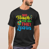 Autism Awareness School Teaching Proud Autism Teac Tシャツ (正面)