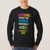 Autism Seeing The World Through A Kaleidescope Len Tシャツ (正面)