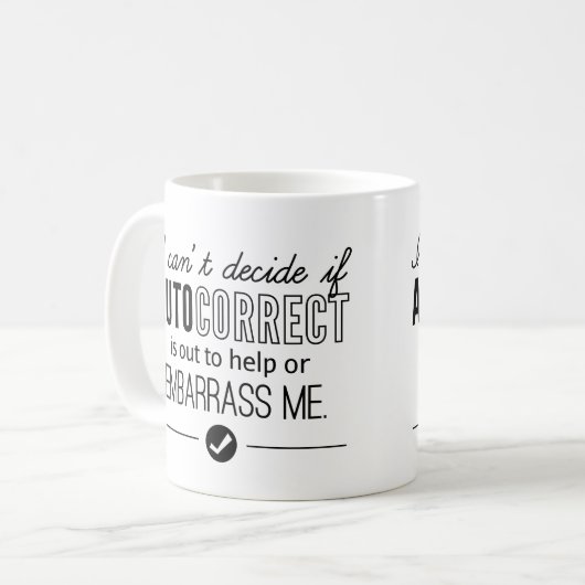 Autocorrectは私をユーモアの黒当惑させます コーヒーマグカップ (正面左)