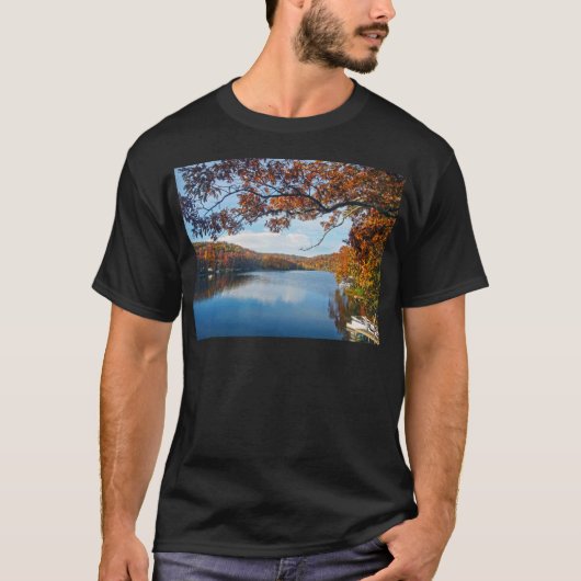 Autumn at Lake Killarney Tシャツ (正面)