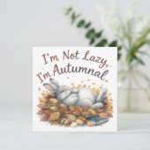 Autumn Bunny in Leaves with Funny Lazy Quote カード (スタンド正面)