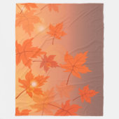 Autumn design with maple leaves and bokeh effect フリースブランケット (正面)