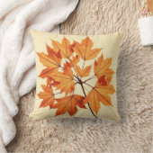 Autumn Maple Leaf Print: Fall Foliage クッション (ブランケット)