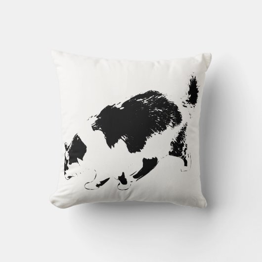 Autumn Stalker in Shadows クッション (正面)