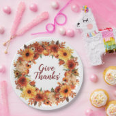 Autumn themed thanksgiving with flowers pumpkins ペーパープレート (パーティー)