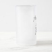 AVの名前及びロゴによって曇らされるマグ フロストグラスビールジョッキ (中央)