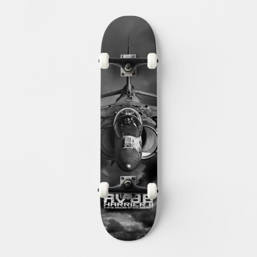 AV-8BハリアーII スケートボード (正面)