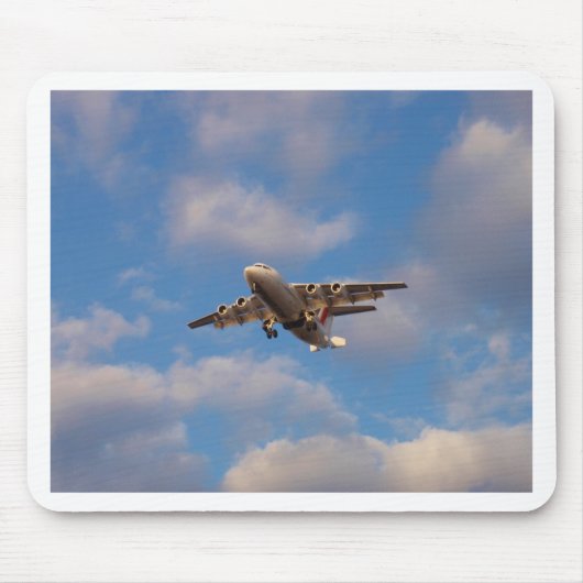 Avro RJ85ジェット機の着陸 マウスパッド (正面)