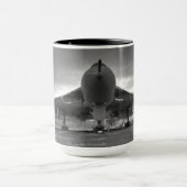 Avro Vulcan XL319 B/Wのマグ マグカップ (中央)