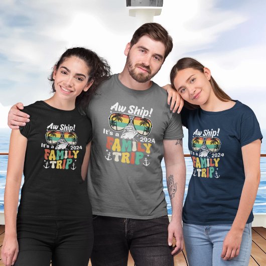 Aw Ship It's a Family Ship カスタム Year Tシャツ