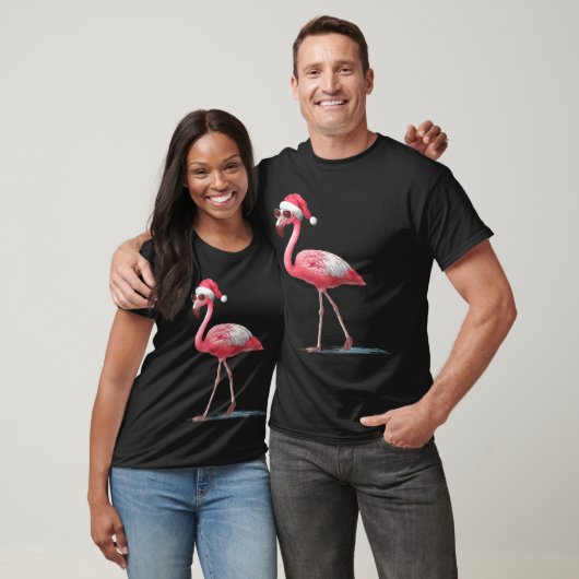 Awesome Cool Flamingo With Christmas Hat And Sungl Tシャツ (ユニセックス)