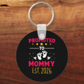 Awesome Promoted To Mommy 2026 Pregnancy Announcem キーホルダー (正面)