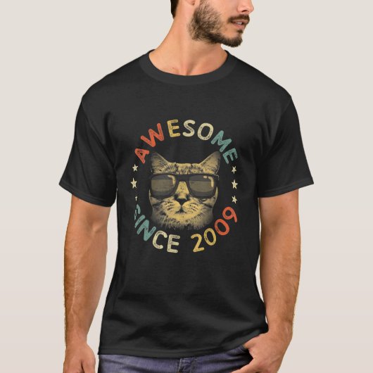 Awesome Since 2009 Birthday Gift Cat Tシャツ (正面)